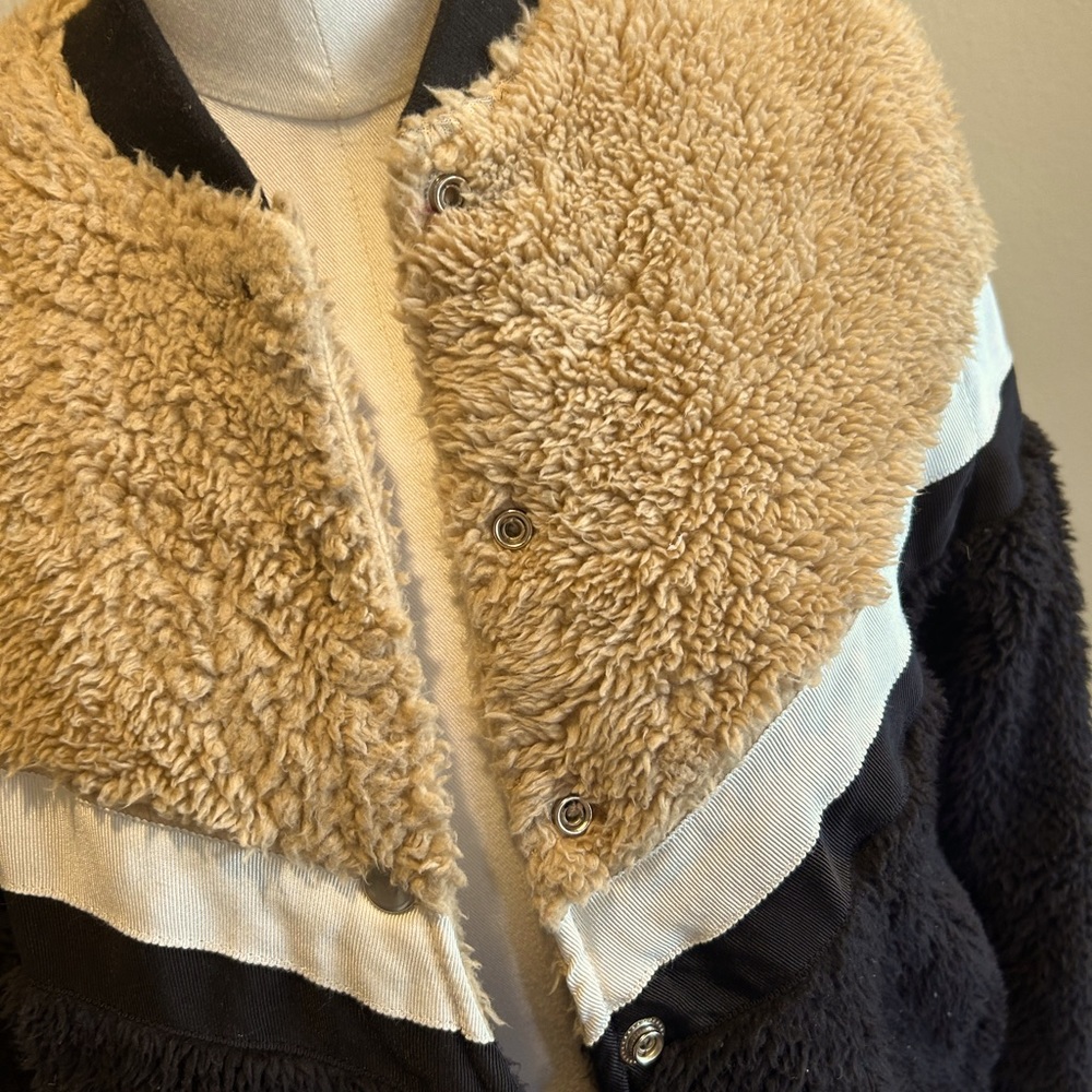 Sherpa chevron bomber jacket size XS black/camel color